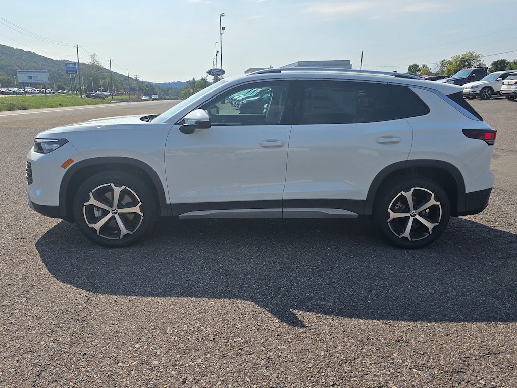 New 2026 Volkswagen Tiguan SE SUV