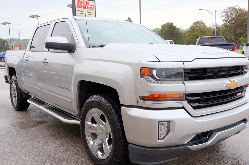 Used 2018 Chevrolet Silverado 1500 LT w/2LT Truck Crew Cab