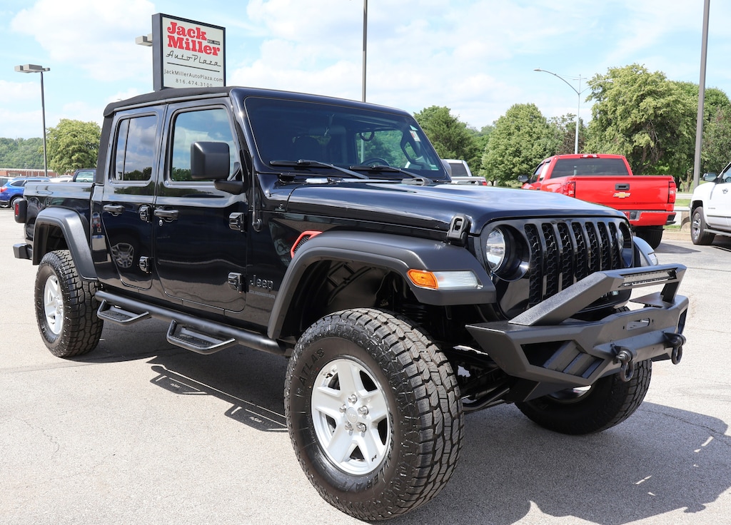 Used 2020 Jeep Gladiator Sport Truck Crew Cab