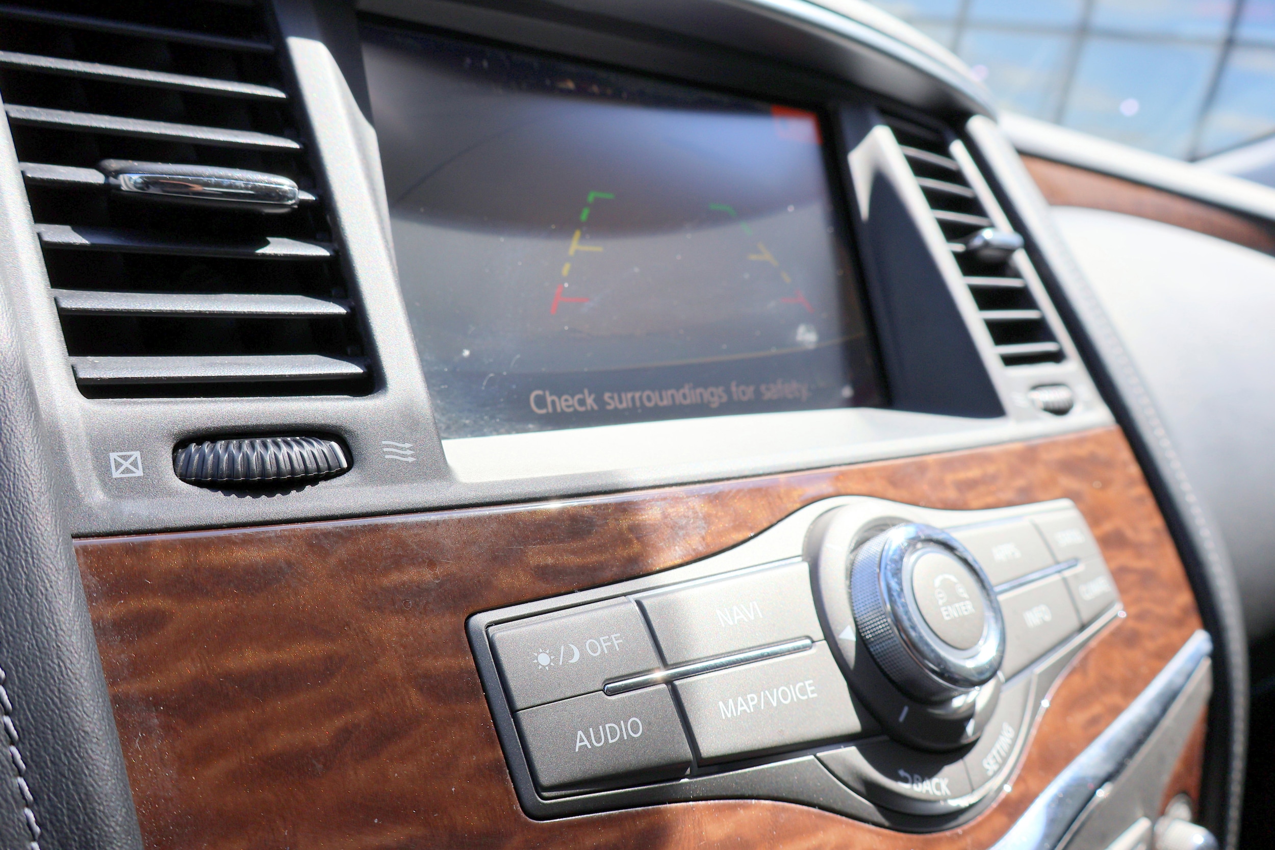 2020 Nissan Armada SV - Photo 19