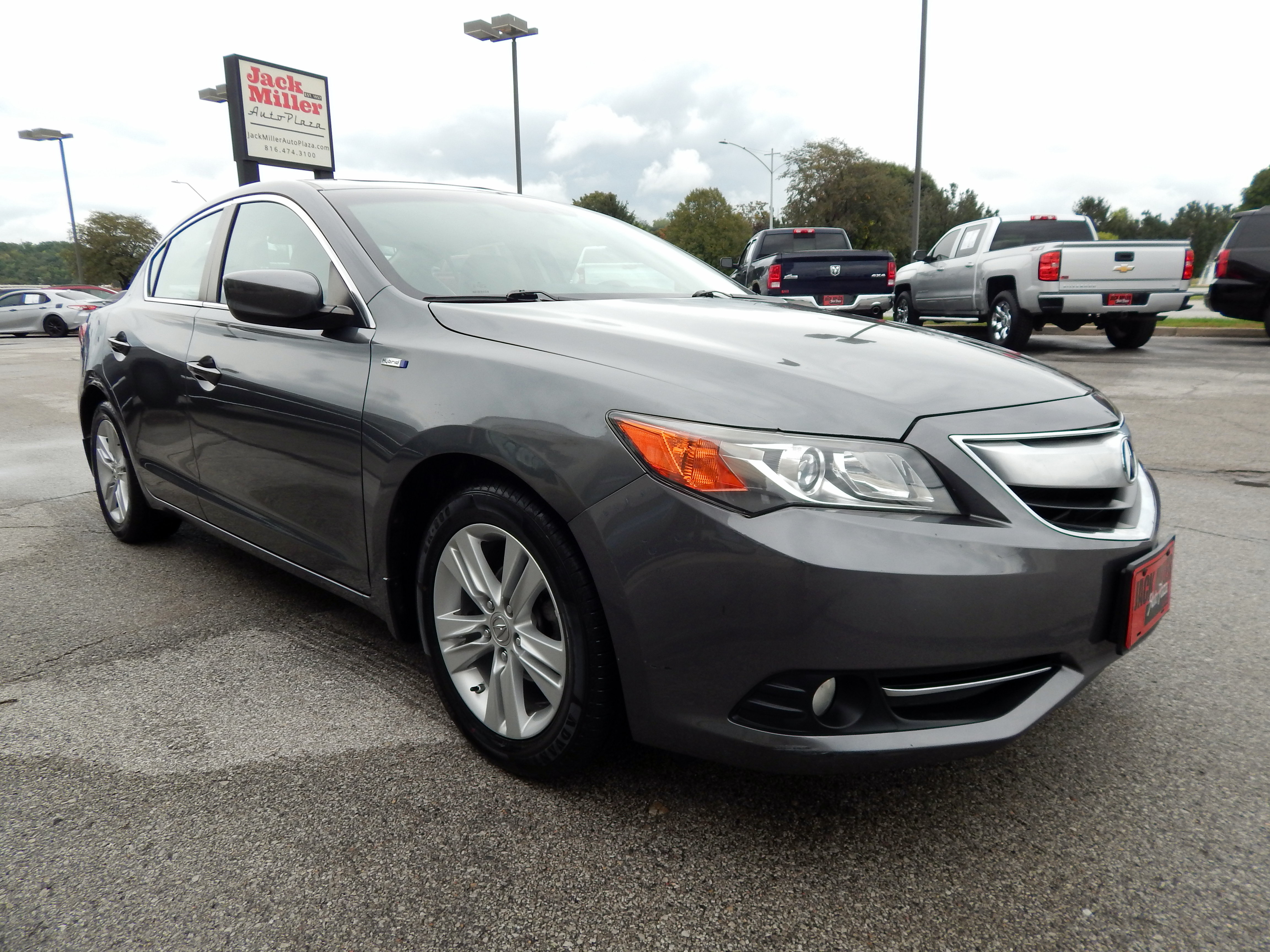 Used 2013 Acura ILX 4dr Sdn 1.5L Hybrid Tech Pkg Sedan