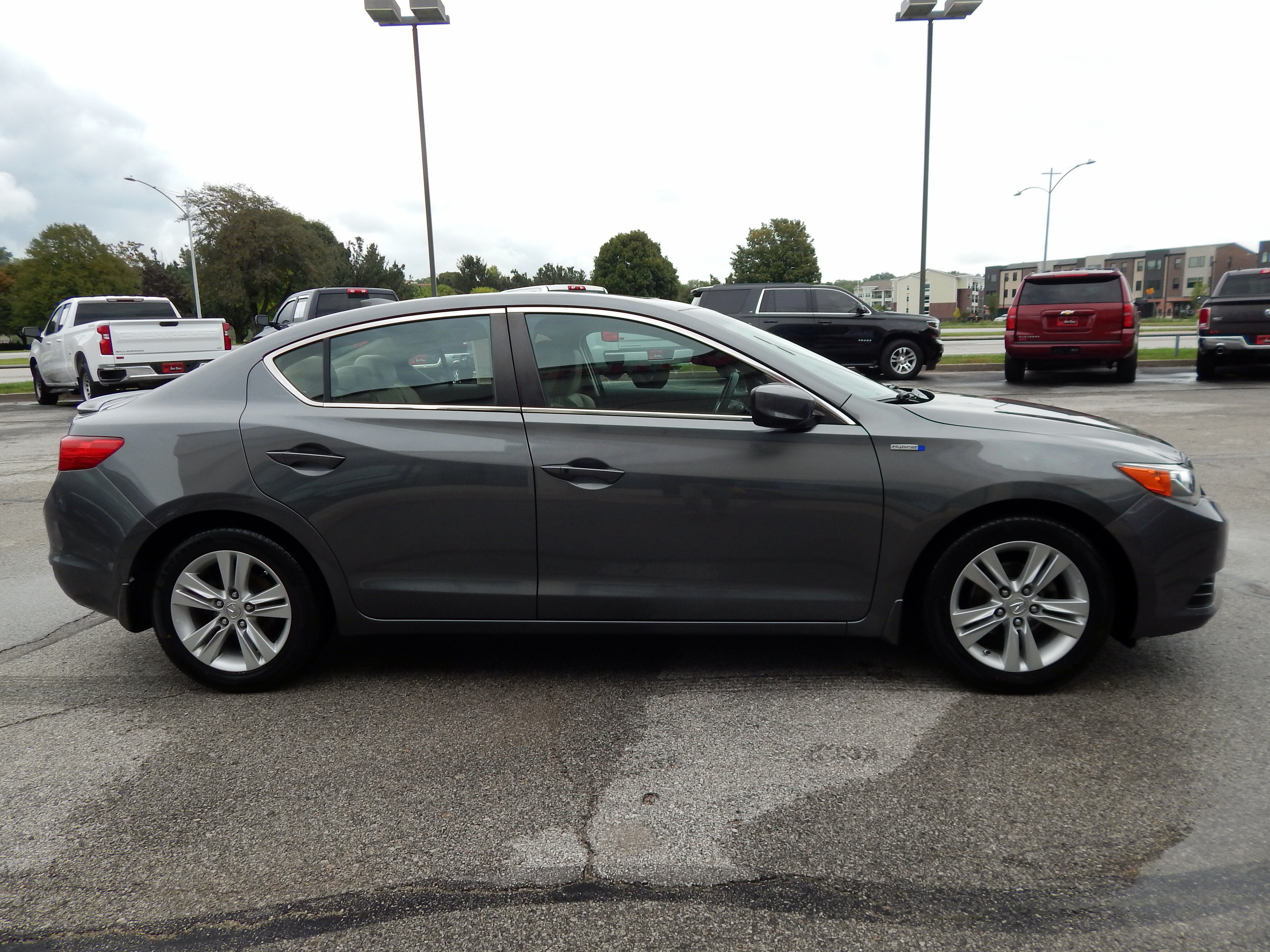 Used 2013 Acura ILX 4dr Sdn 1.5L Hybrid Tech Pkg Sedan