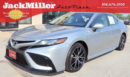 2022 Toyota Camry SE Sedan