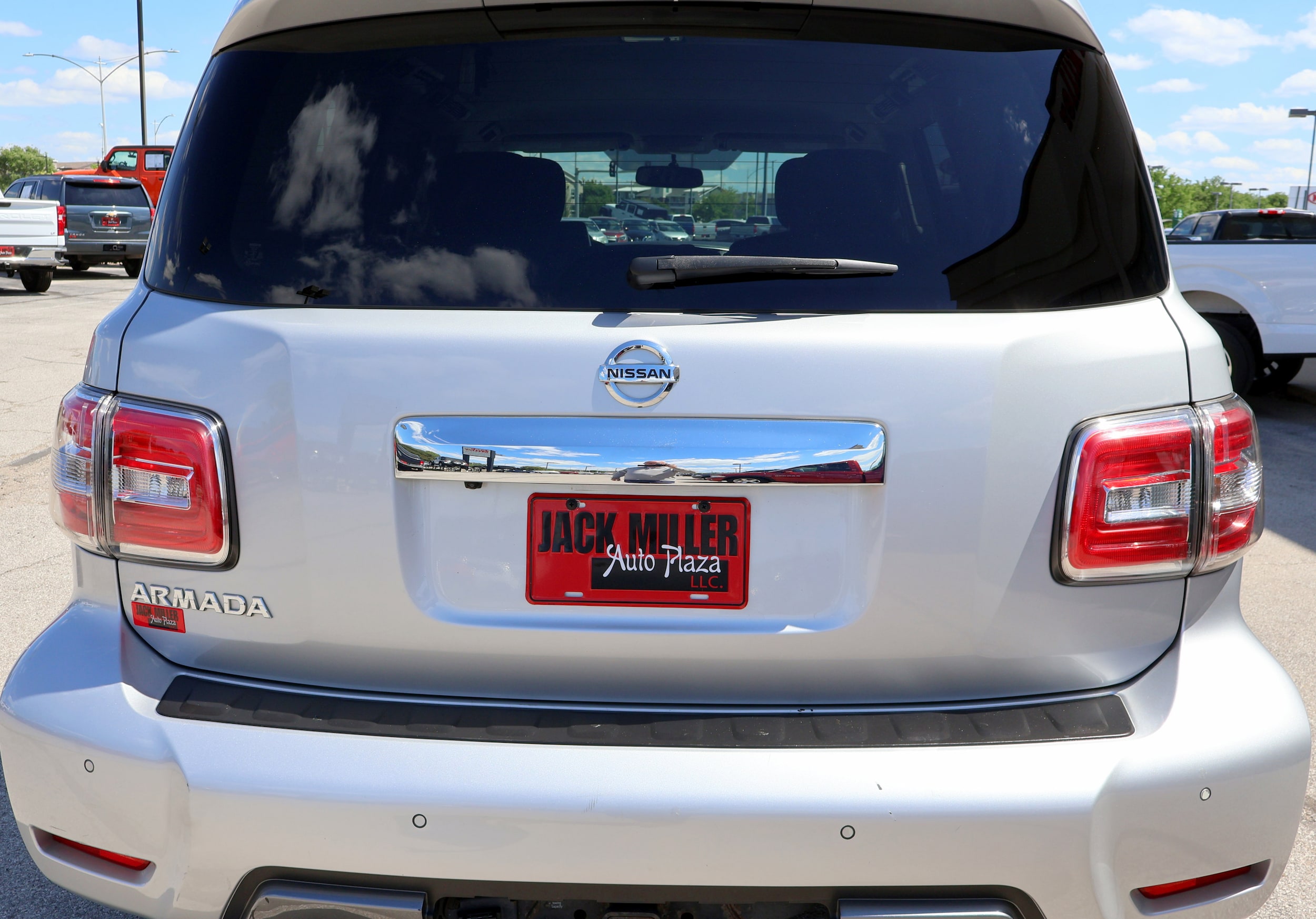 2020 Nissan Armada SV - Photo 6