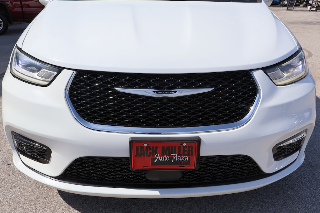 Used 2021 Chrysler Pacifica Touring L Van Passenger Van