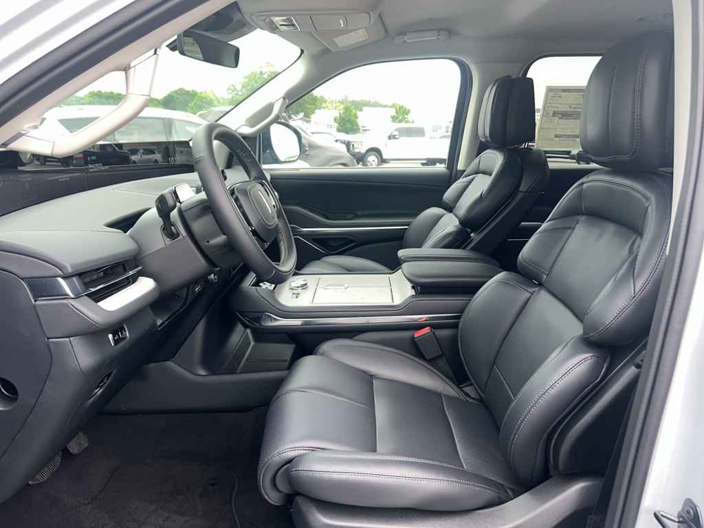 2026 Lincoln Navigator Premiere - Photo 8