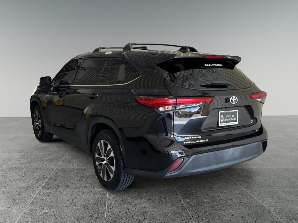 Used 2021 Toyota Highlander XLE Sport Utility