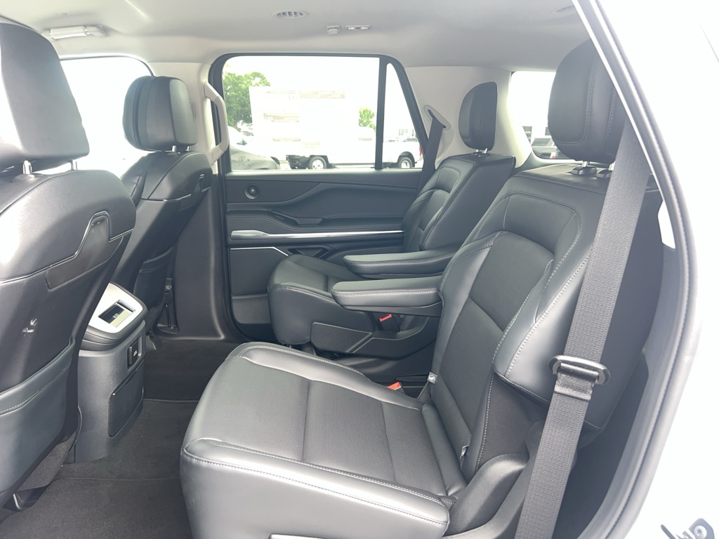 2026 Lincoln Navigator Premiere - Photo 14