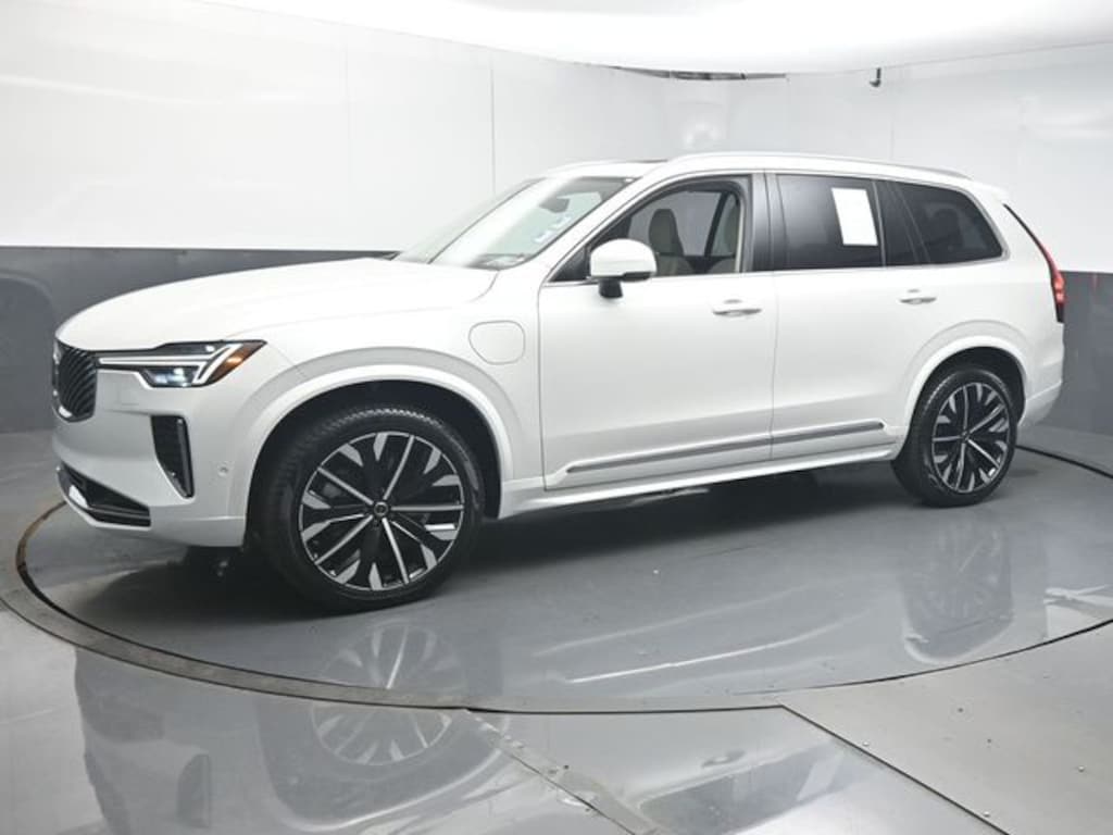 Certified 2026 Volvo XC90 Plug-In Hybrid T8 Ultra SUV