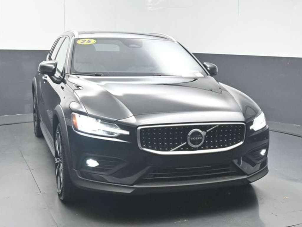 Certified 2025 Volvo V60 Cross Country B5 Ultra Wagon