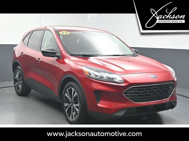 Used 2022 Ford Escape Hybrid SE SUV