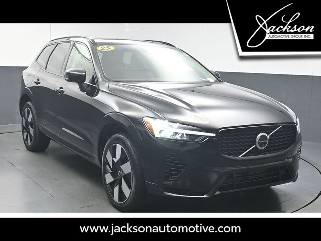 2025 Volvo XC60 Plus