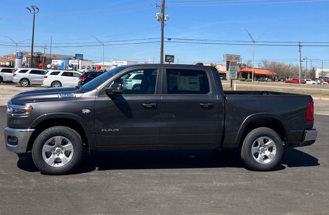 2026 Ram 1500 BIG HORN CREW CAB 4X4 5'7 BOX Pickup