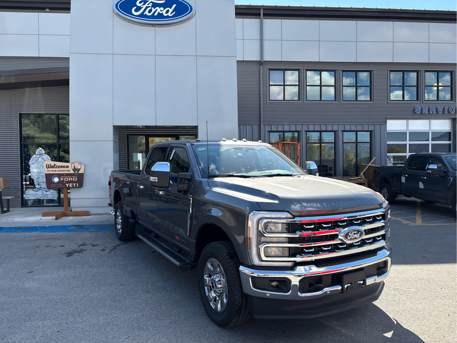2027 Ford F-250 Lariat Truck