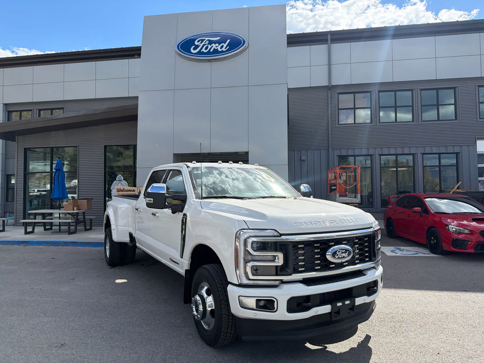2027 Ford F-350 Platinum Truck