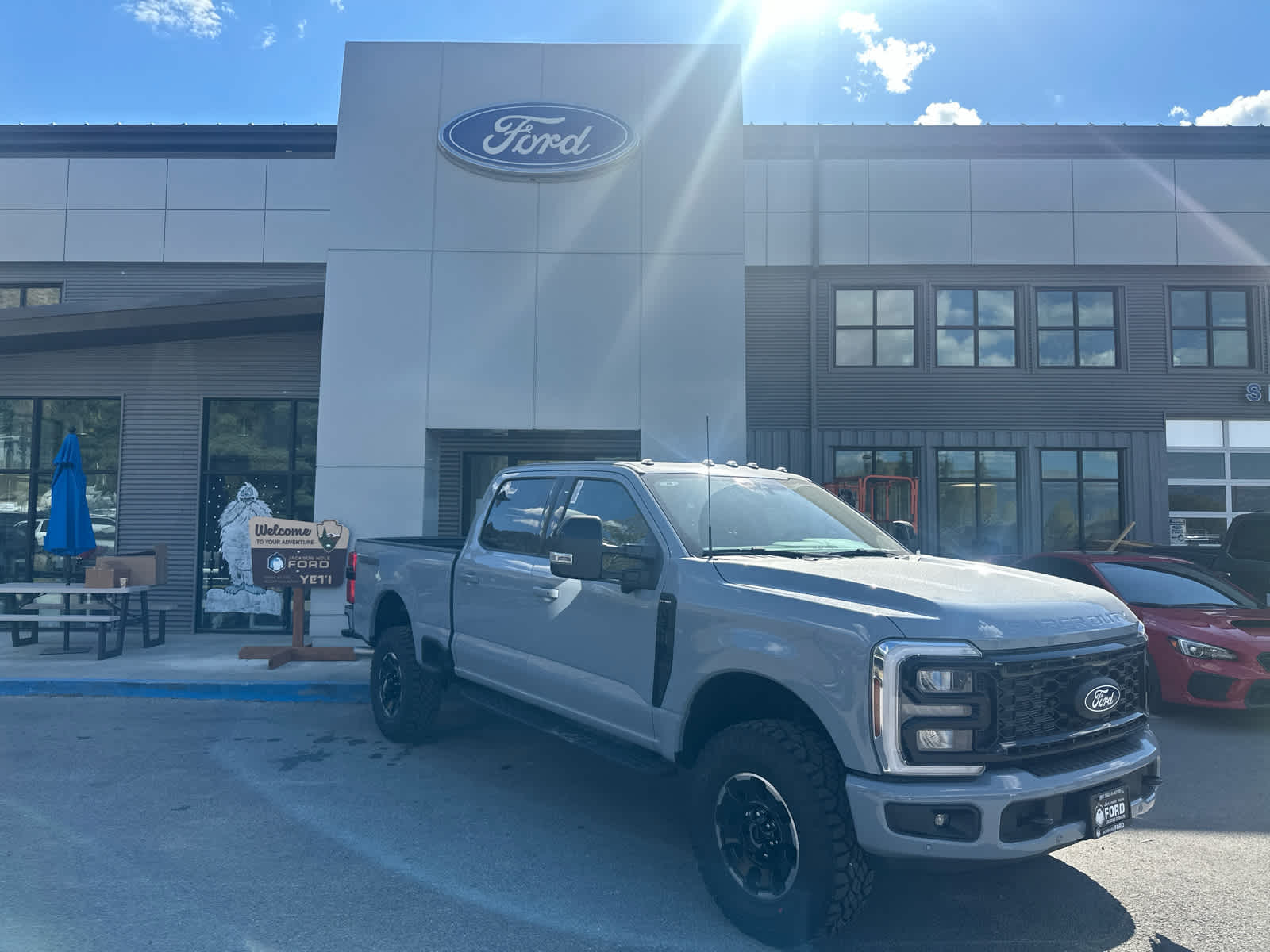 2027 Ford F-250 Lariat Truck