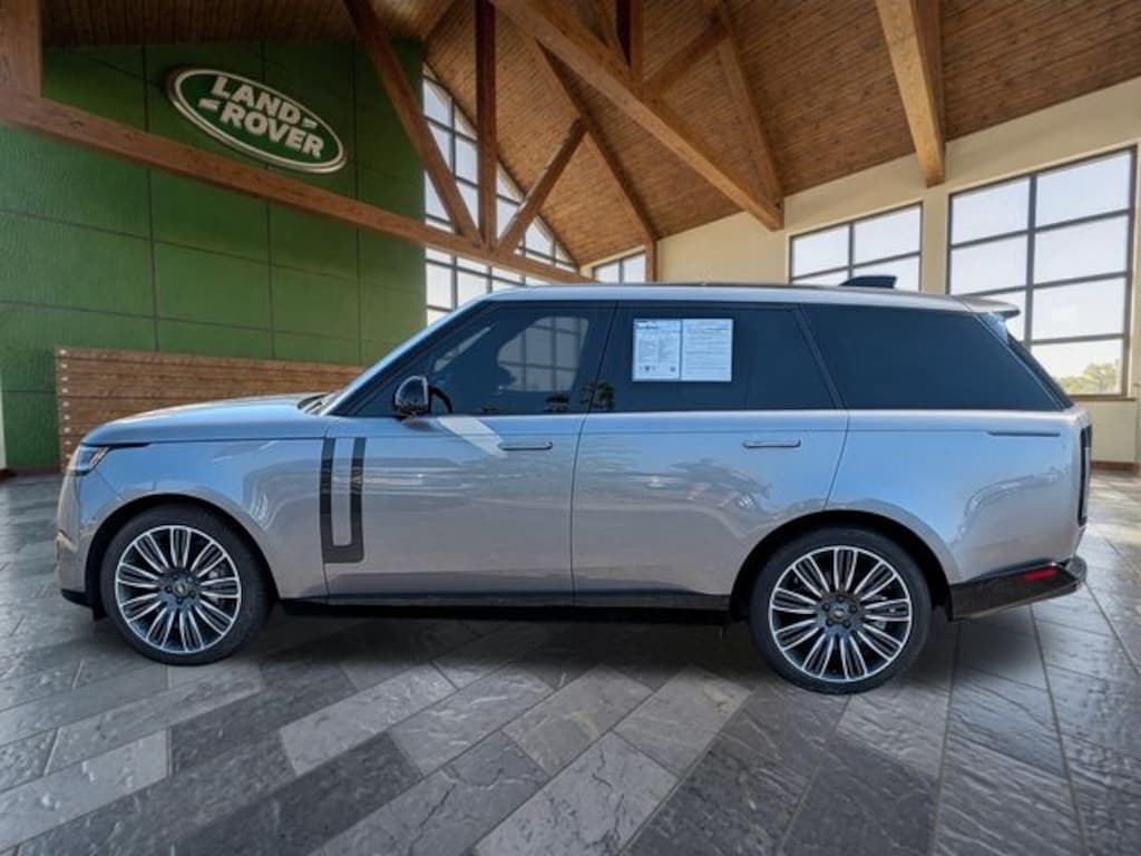Used 2023 Land Rover Range Rover SE SUV