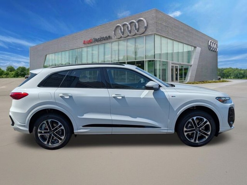 New 2026 Audi Q5 2.0T Premium SUV