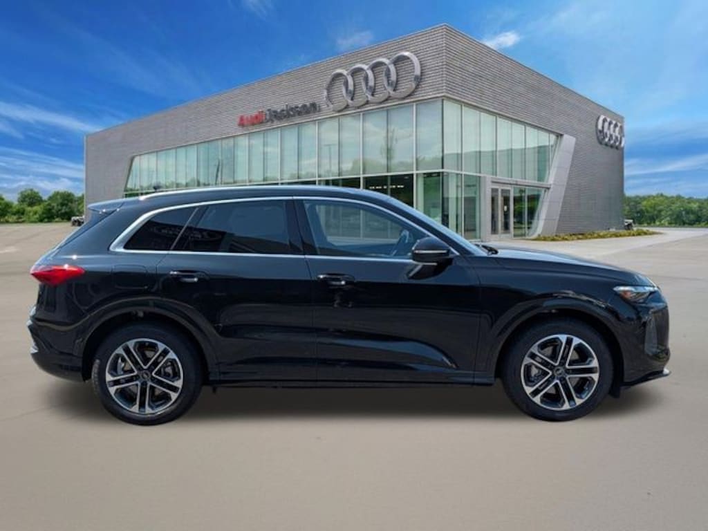 New 2026 Audi Q5 2.0T Premium SUV