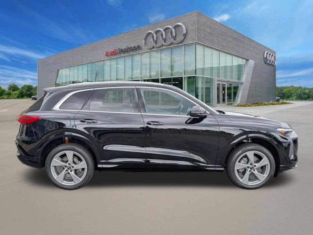 New 2026 Audi Q5 2.0T Premium SUV