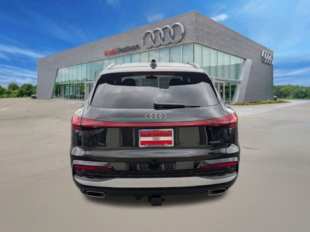 New 2026 Audi Q5 2.0T Premium SUV