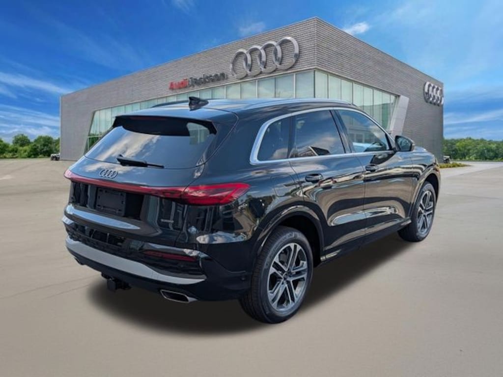 New 2026 Audi Q5 2.0T Premium SUV