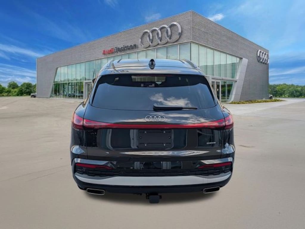 New 2026 Audi Q5 2.0T Premium SUV