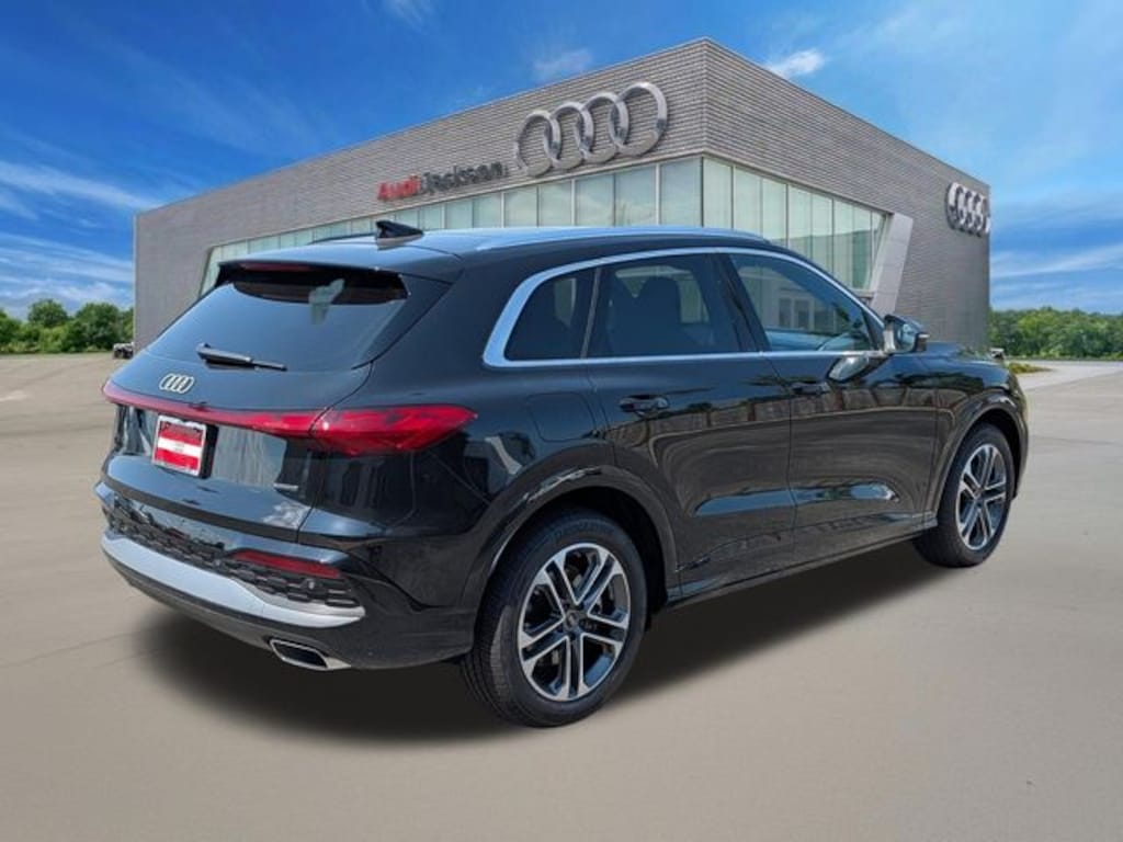 New 2026 Audi Q5 2.0T Premium SUV