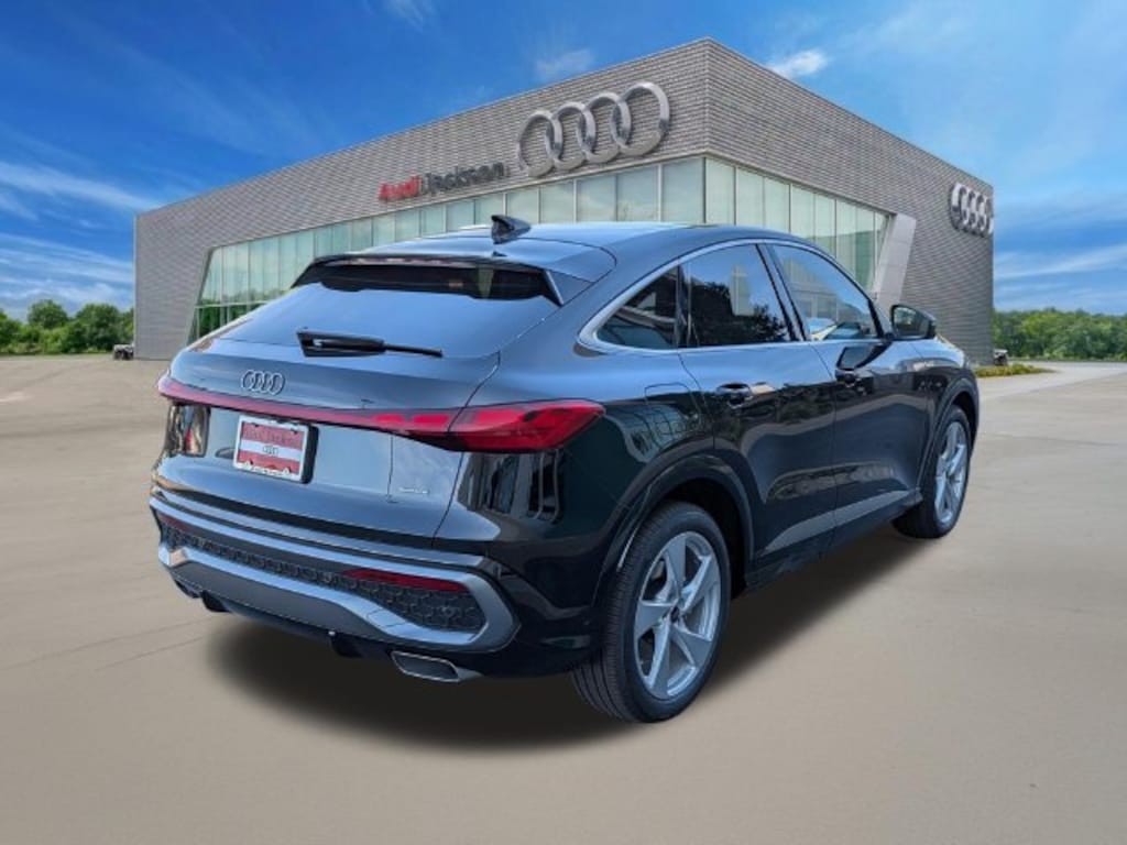 New 2026 Audi Q5 2.0T Prestige SUV