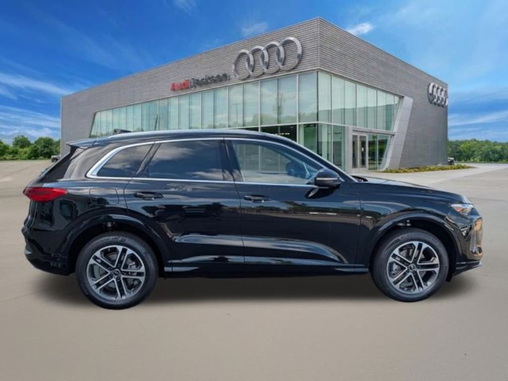 New 2026 Audi Q5 2.0T Premium SUV