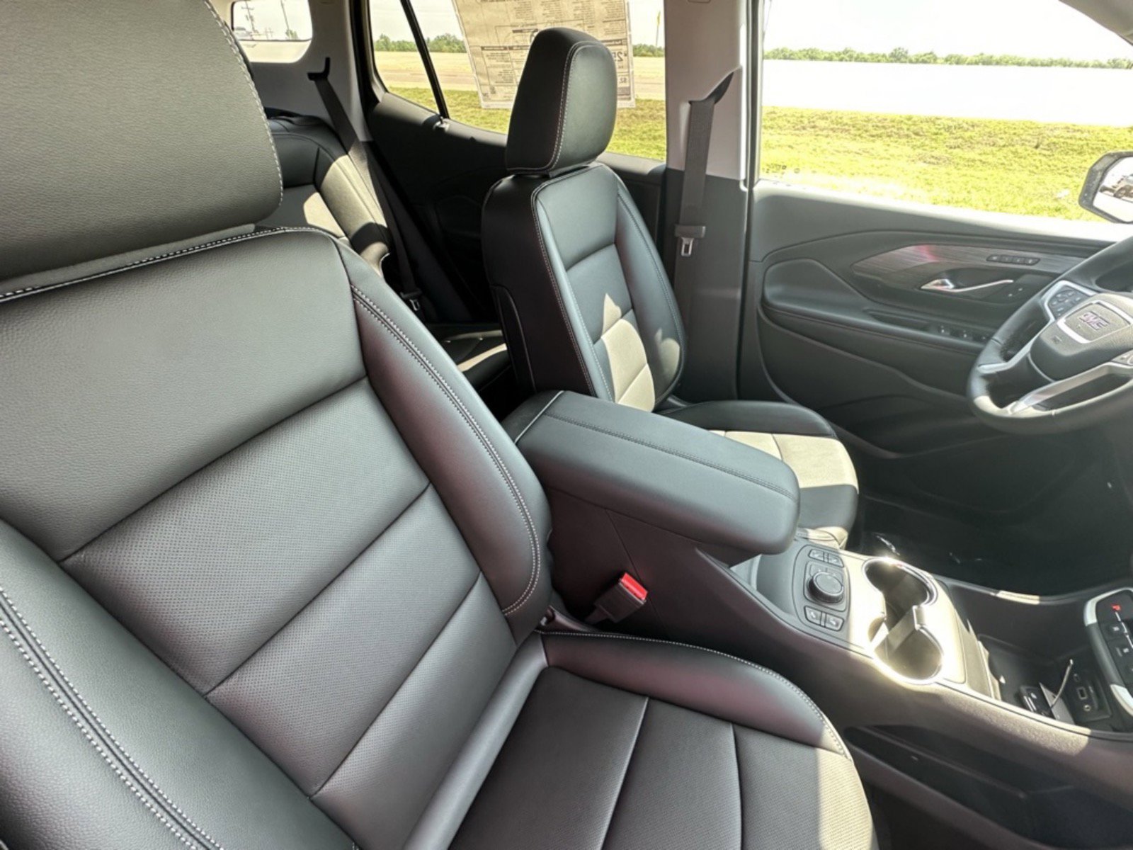 2024 GMC Terrain SLT - Photo 18
