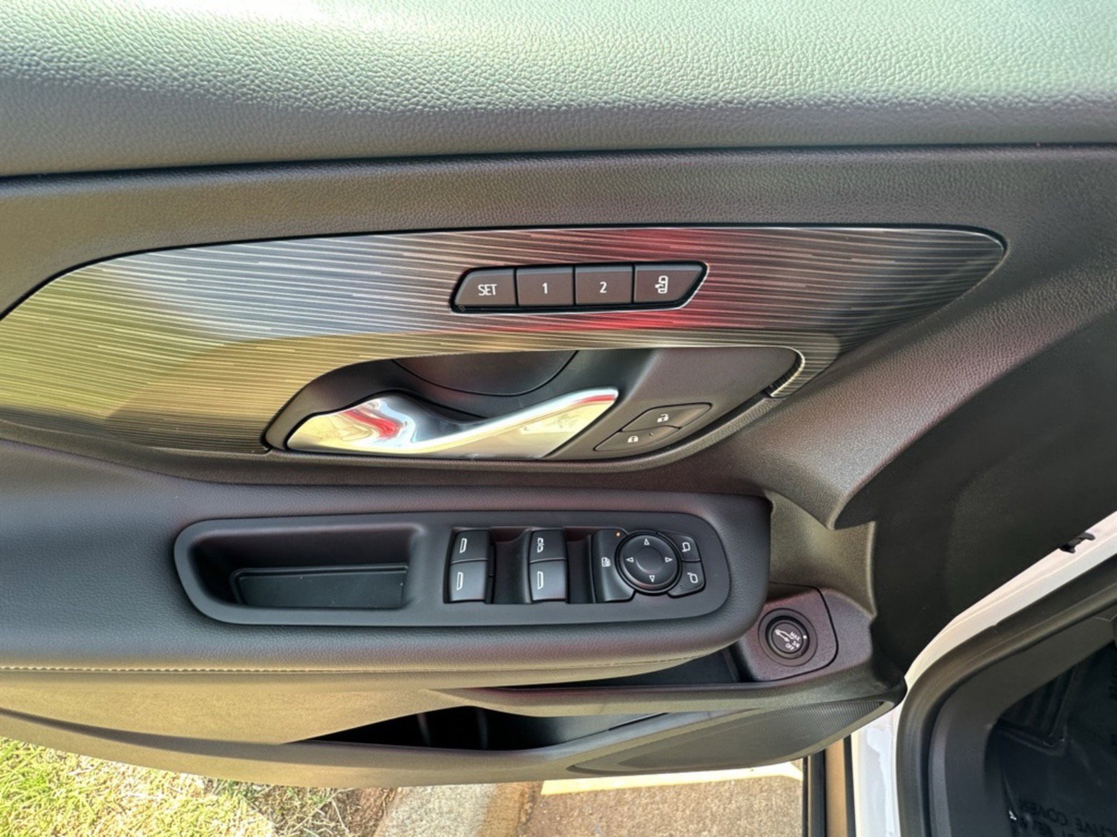 2024 GMC Terrain SLT - Photo 13