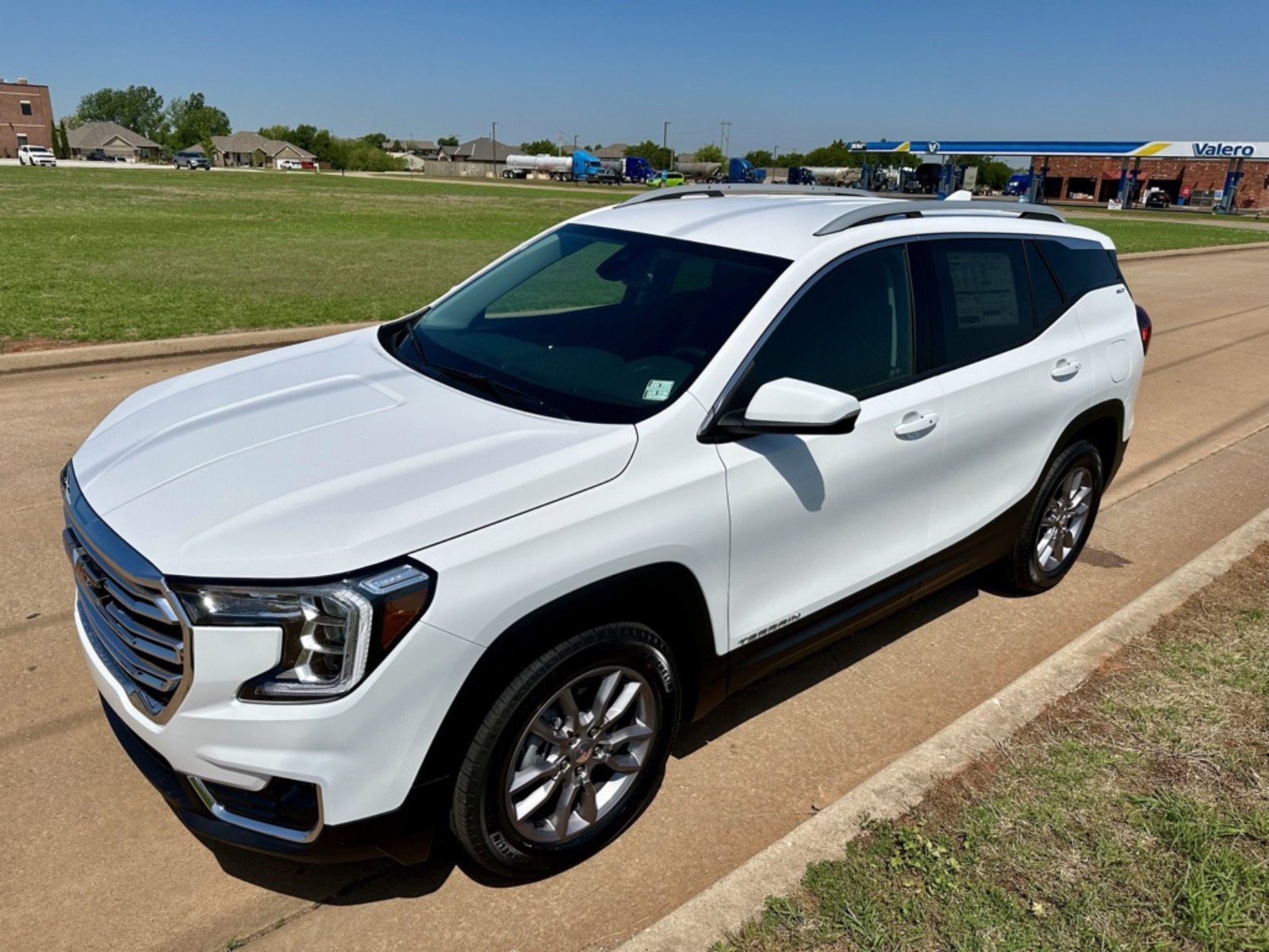 2024 GMC Terrain SLT - Photo 7