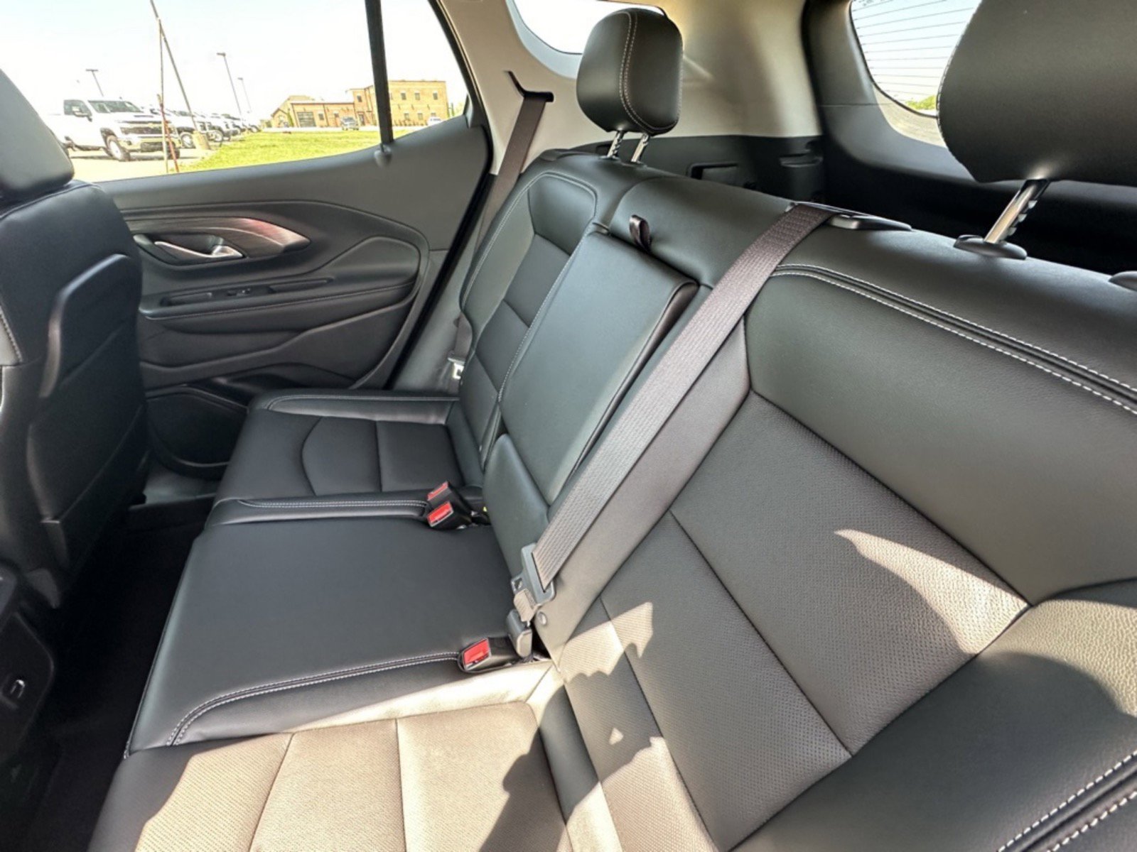 2024 GMC Terrain SLT - Photo 14