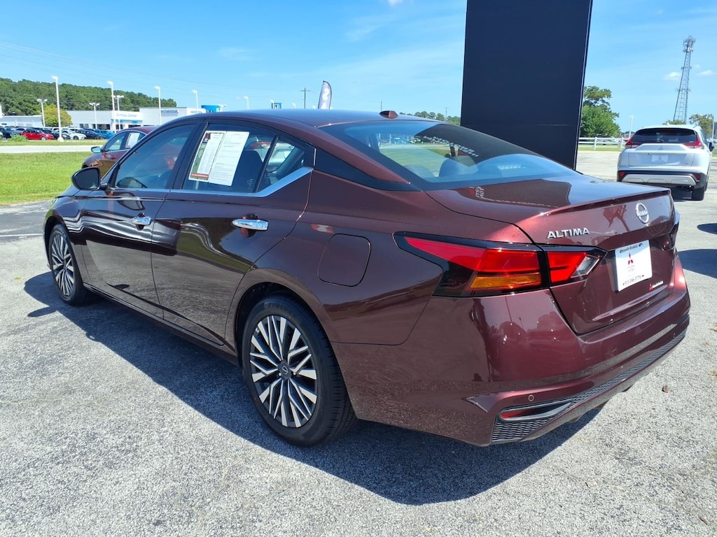 Used 2025 Nissan Altima SV Sedan