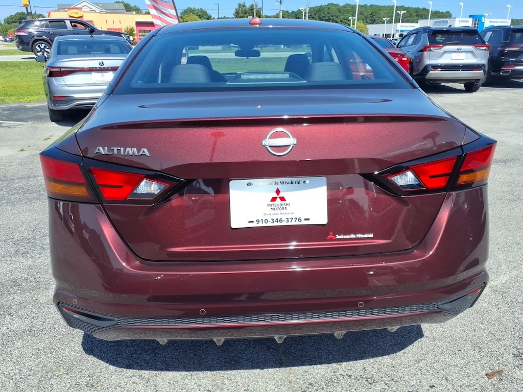 Used 2025 Nissan Altima SV Sedan