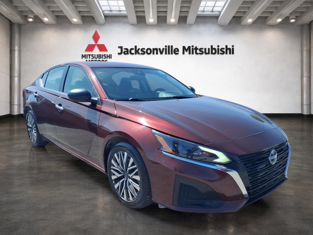 Used 2025 Nissan Altima SV Sedan