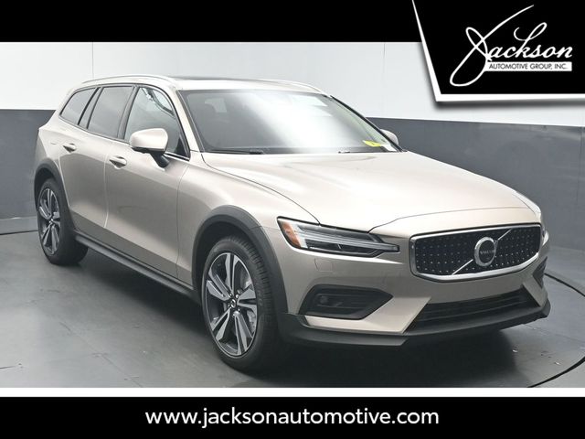 2026 Volvo V60 Cross Country Plus