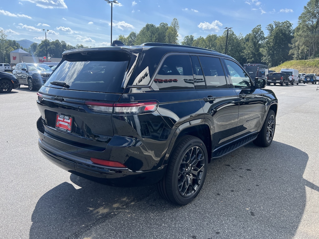 New 2027 Jeep Grand Cherokee Summit Sport Utility