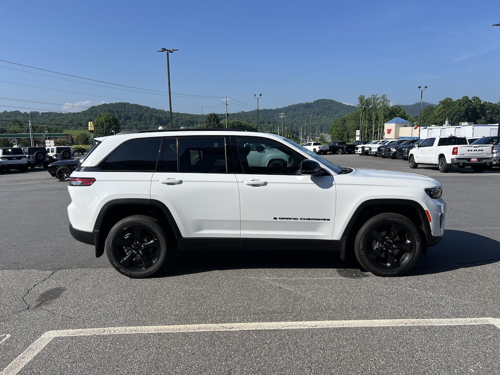 Used 2025 Jeep Grand Cherokee Altitude X Altitude X 4x4
