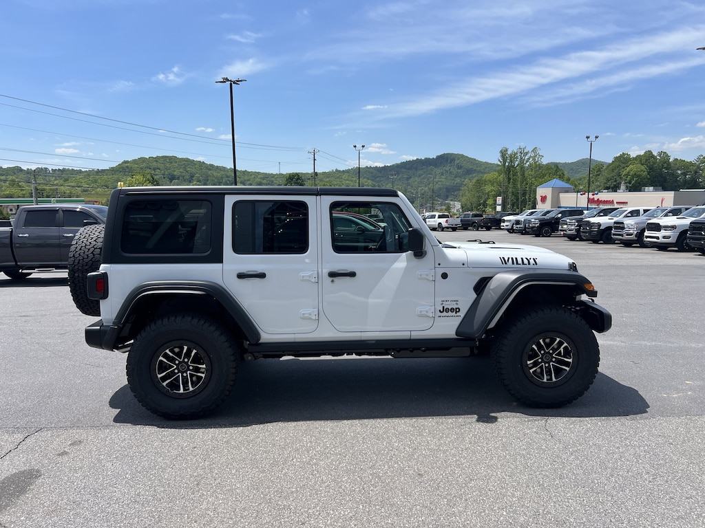 New 2026 Jeep Wrangler Sport Sport Utility