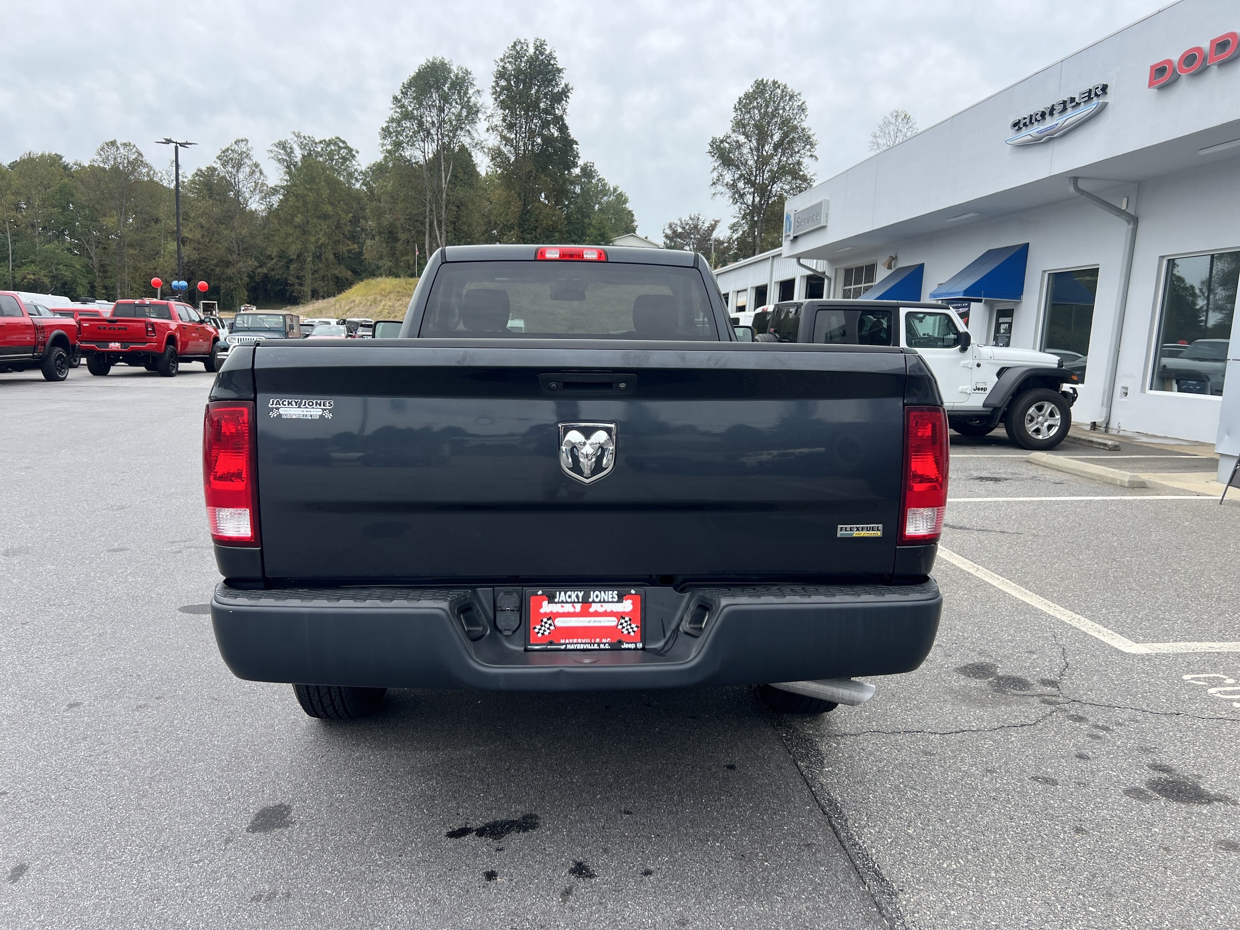 Used 2017 RAM Ram 1500 Pickup Tradesman with VIN 3C6JR6DG5HG764901 for sale in Hayesville, NC
