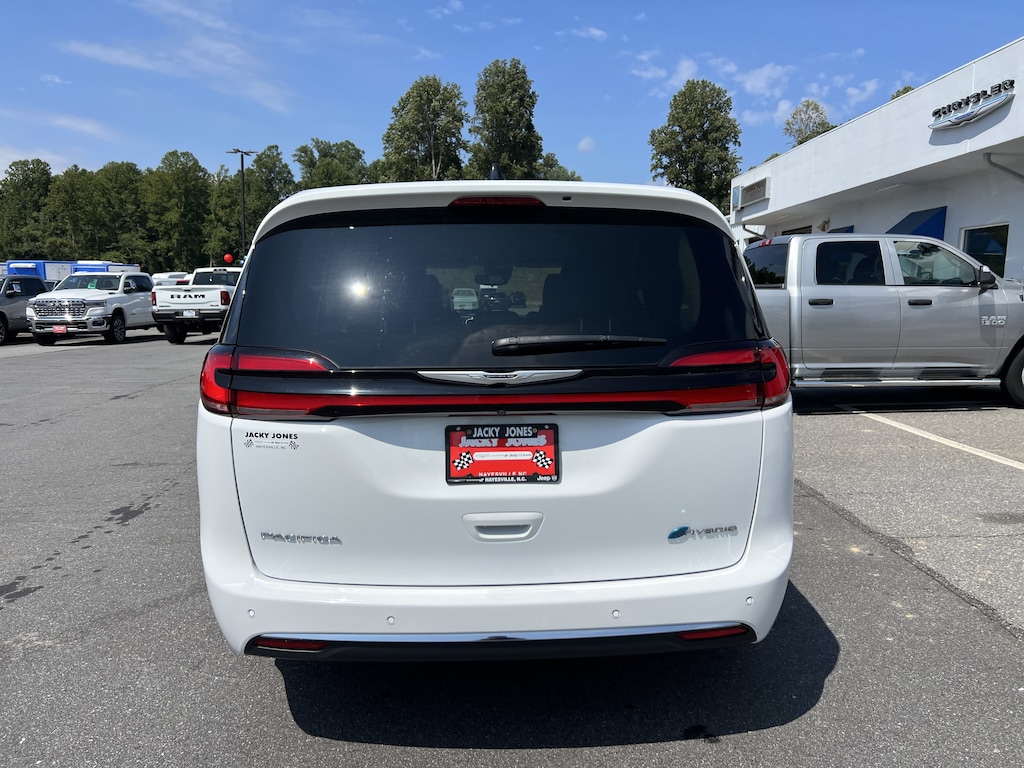 Used 2024 Chrysler Pacifica Hybrid Select Hybrid Select FWD