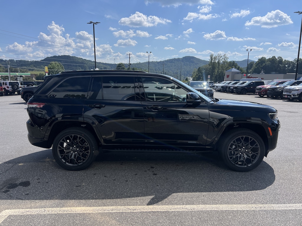 New 2027 Jeep Grand Cherokee Summit Sport Utility