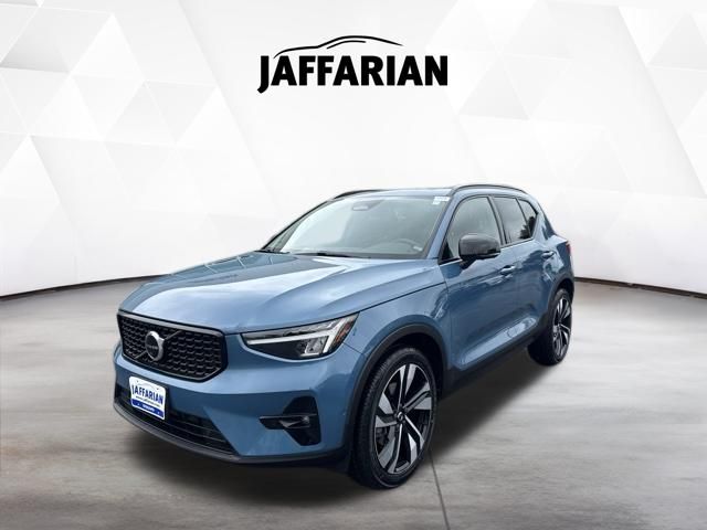 2023 Volvo XC40