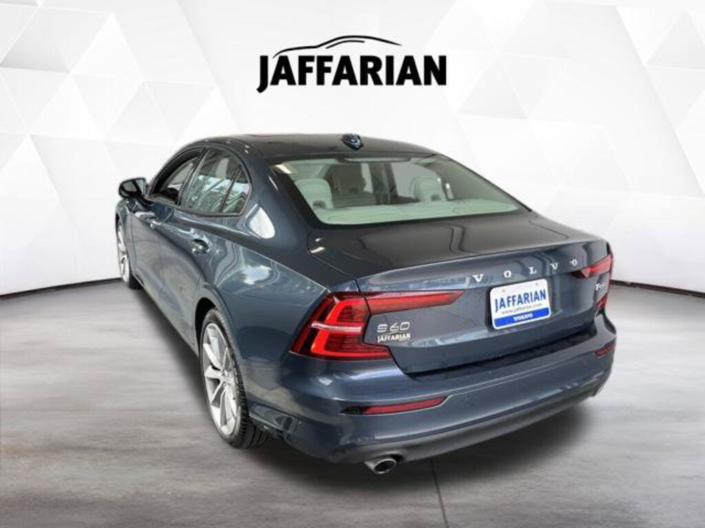 Used 2020 Volvo S60 T6 Momentum Sedan
