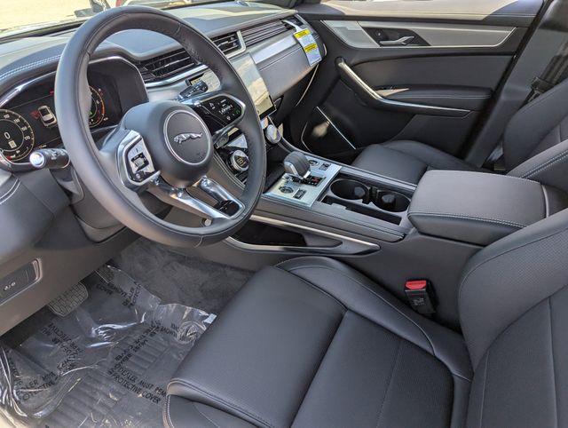 2026 Jaguar F-Pace R-Dynamic S - Photo 13