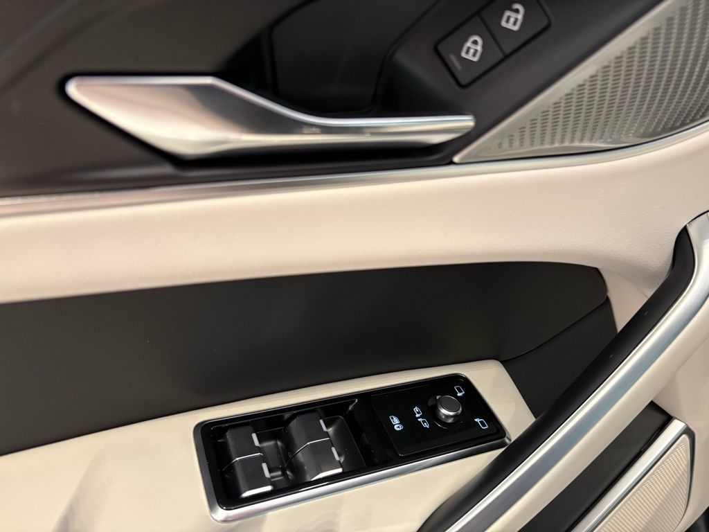 2026 Jaguar F-Pace R-Dynamic S - Photo 27