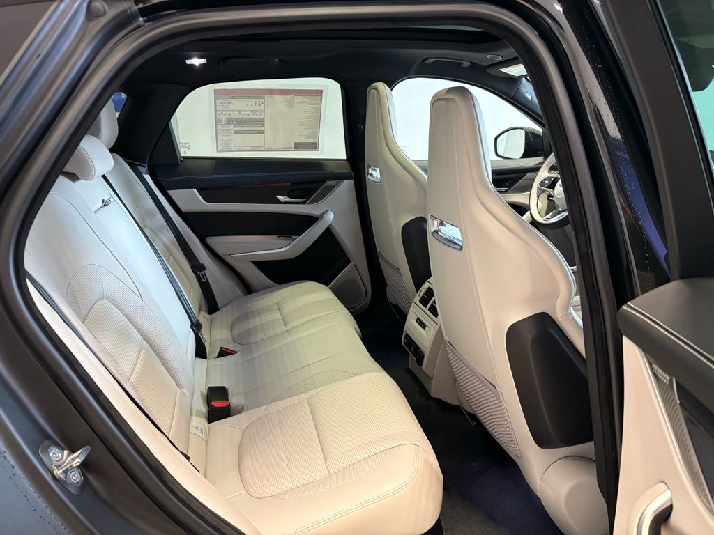 2026 Jaguar F-Pace R-Dynamic S - Photo 15