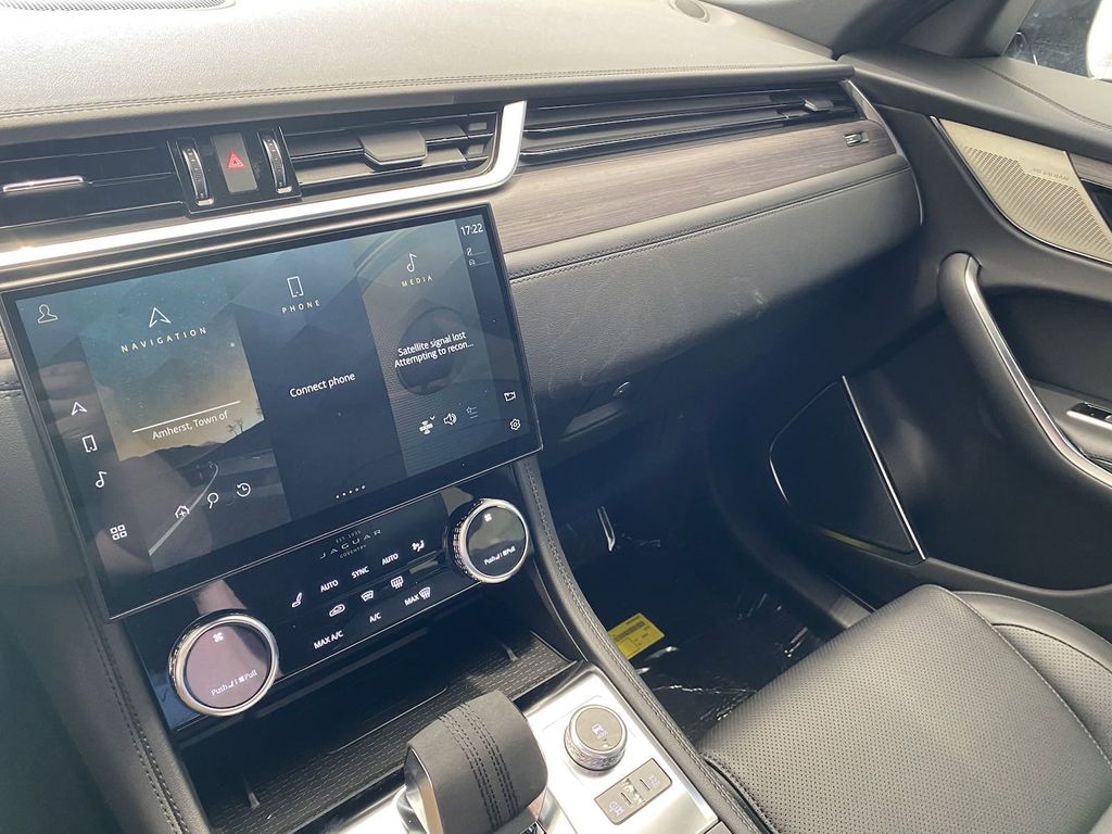 2023 Jaguar F-Pace S - Photo 16